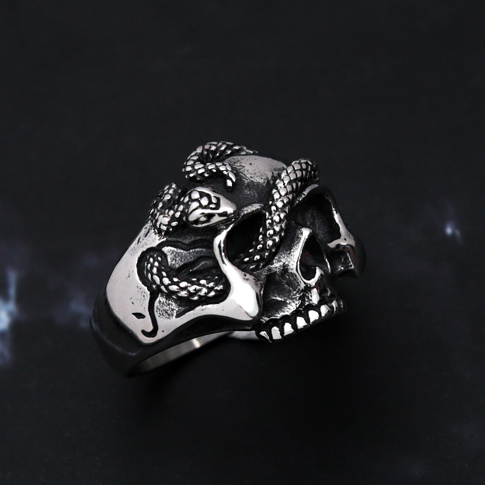 Halloween Outfit Venomous Snake Skull Hand Ornament Ring – photo 3 of 5