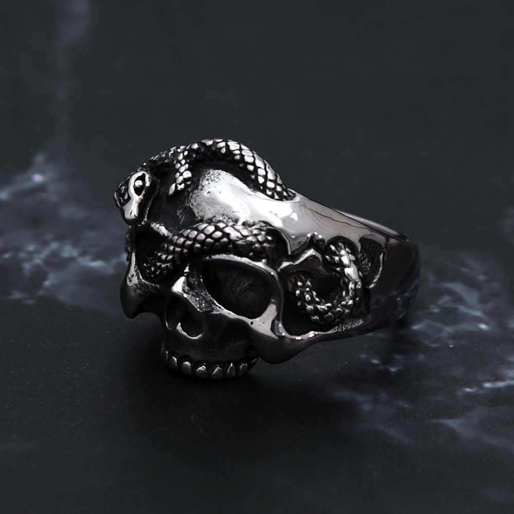 Halloween Outfit Venomous Snake Skull Hand Ornament Ring – photo 4 of 5