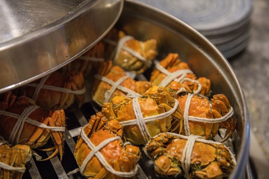📍 Local spotlight: L & E Oyster Bar — Silver Lake, Los Angeles L & E…